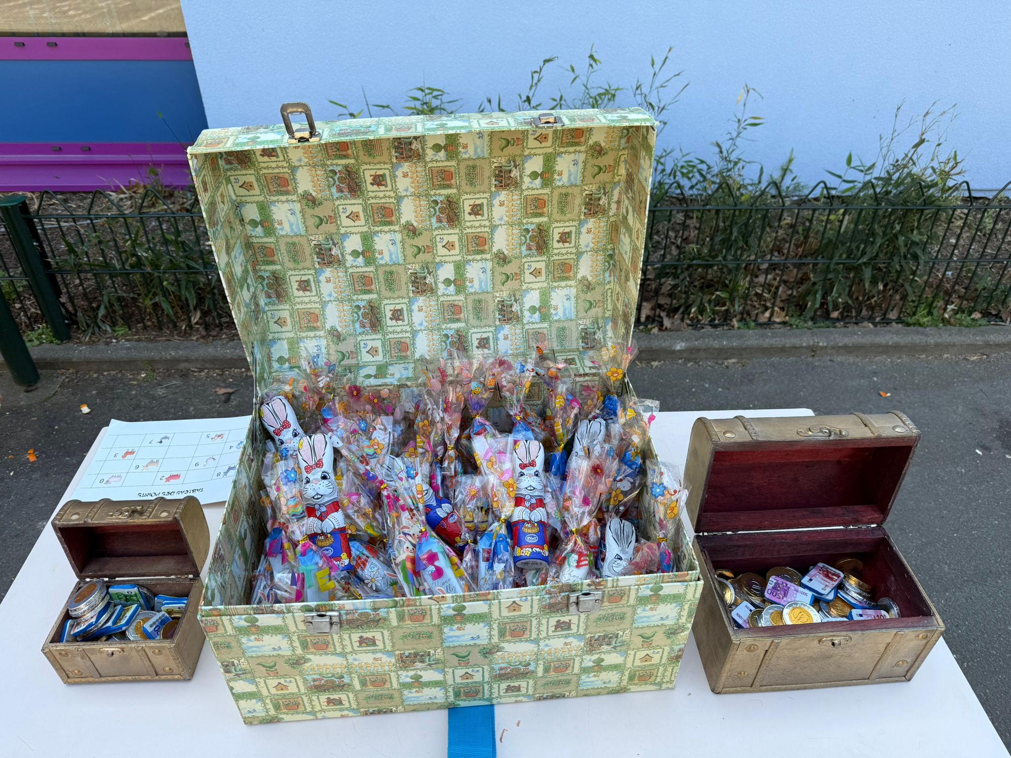 Chasse aux œufs réussie à l'école maternelle !